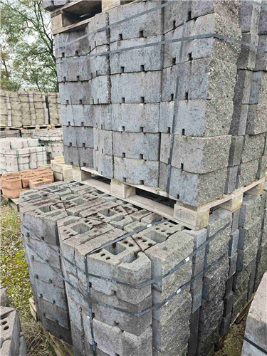 GEOSTONE miniFLAT 1/4 štípaný Černá NESTANDARD